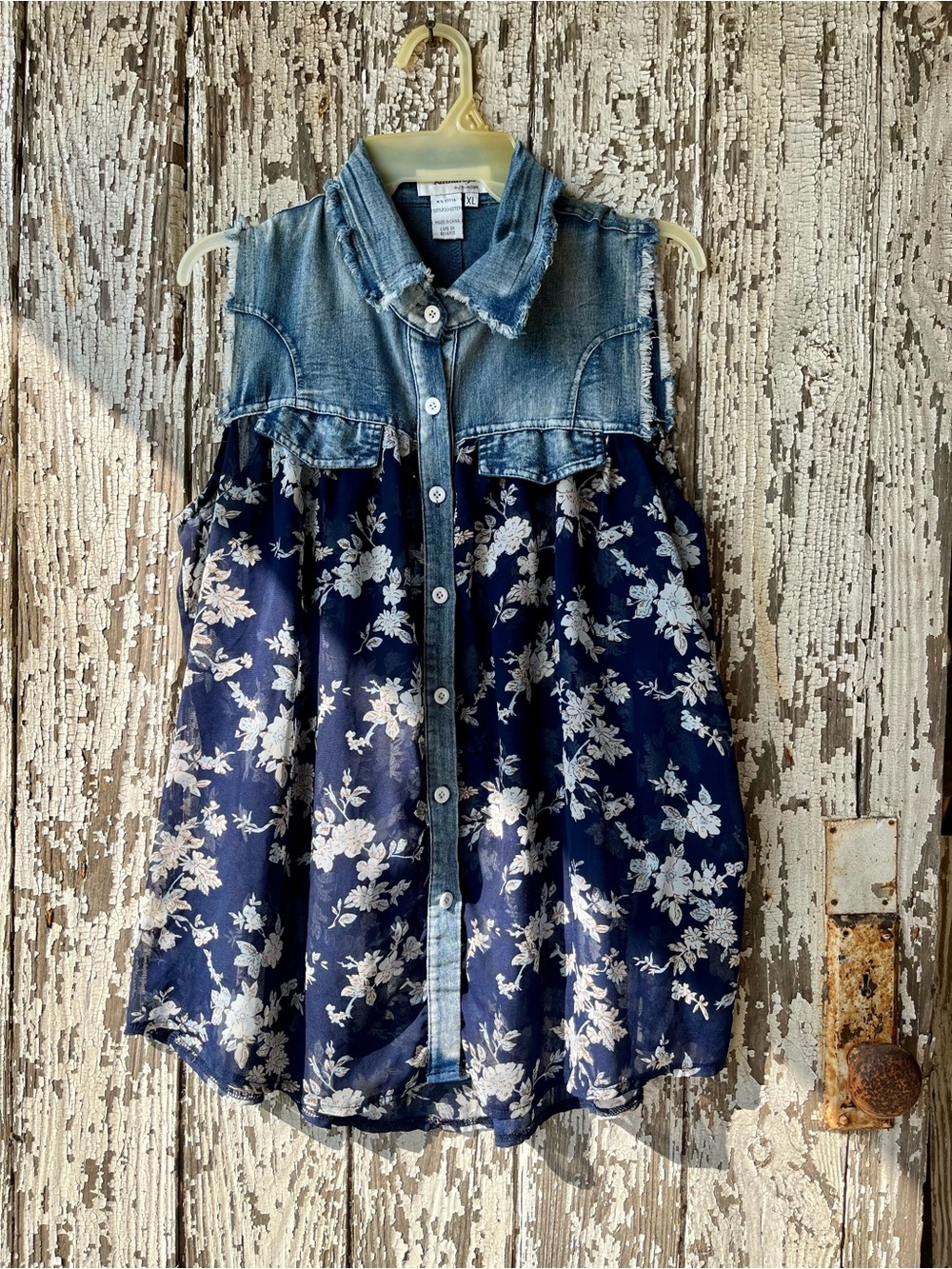 Papillon brand Denim Yoke Navy Floral Button-Front Sleeveless Top